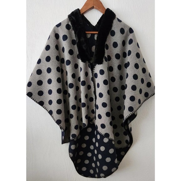 Loft Acrylic Blended Fabric Poncho Polka Dots Size Medium - Picture 1 of 8
